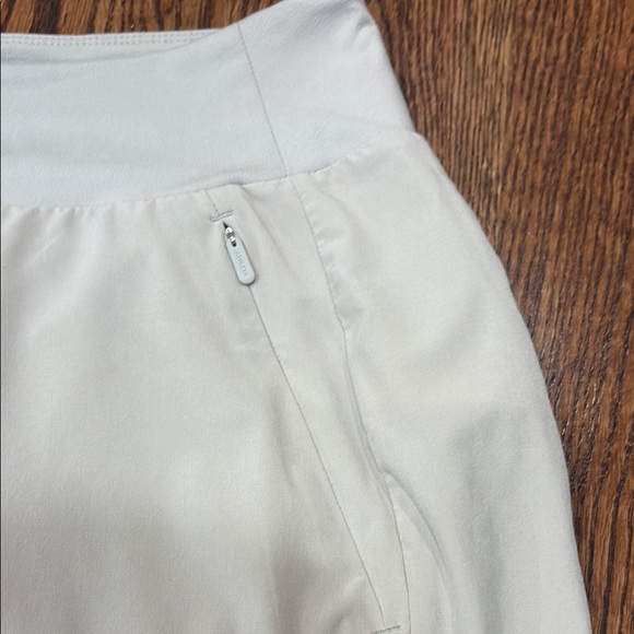 Athleta Beige Soho Skort - Size 4 - Picture 6 of 7